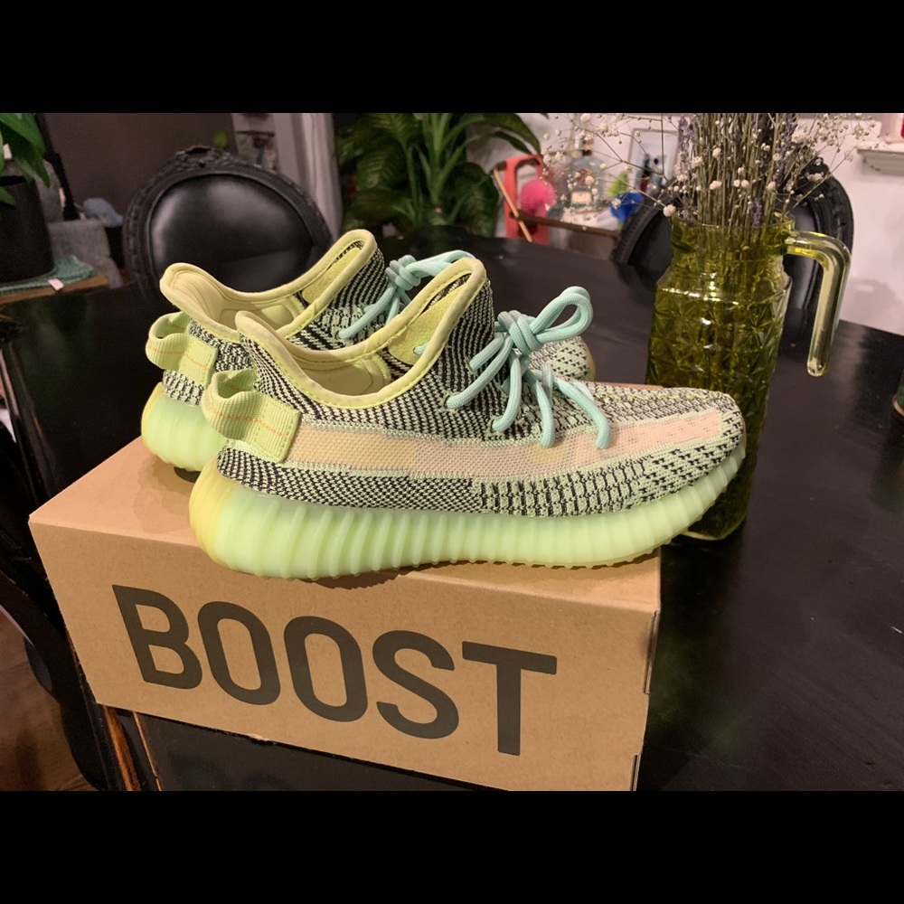 Yeezy 350 V2